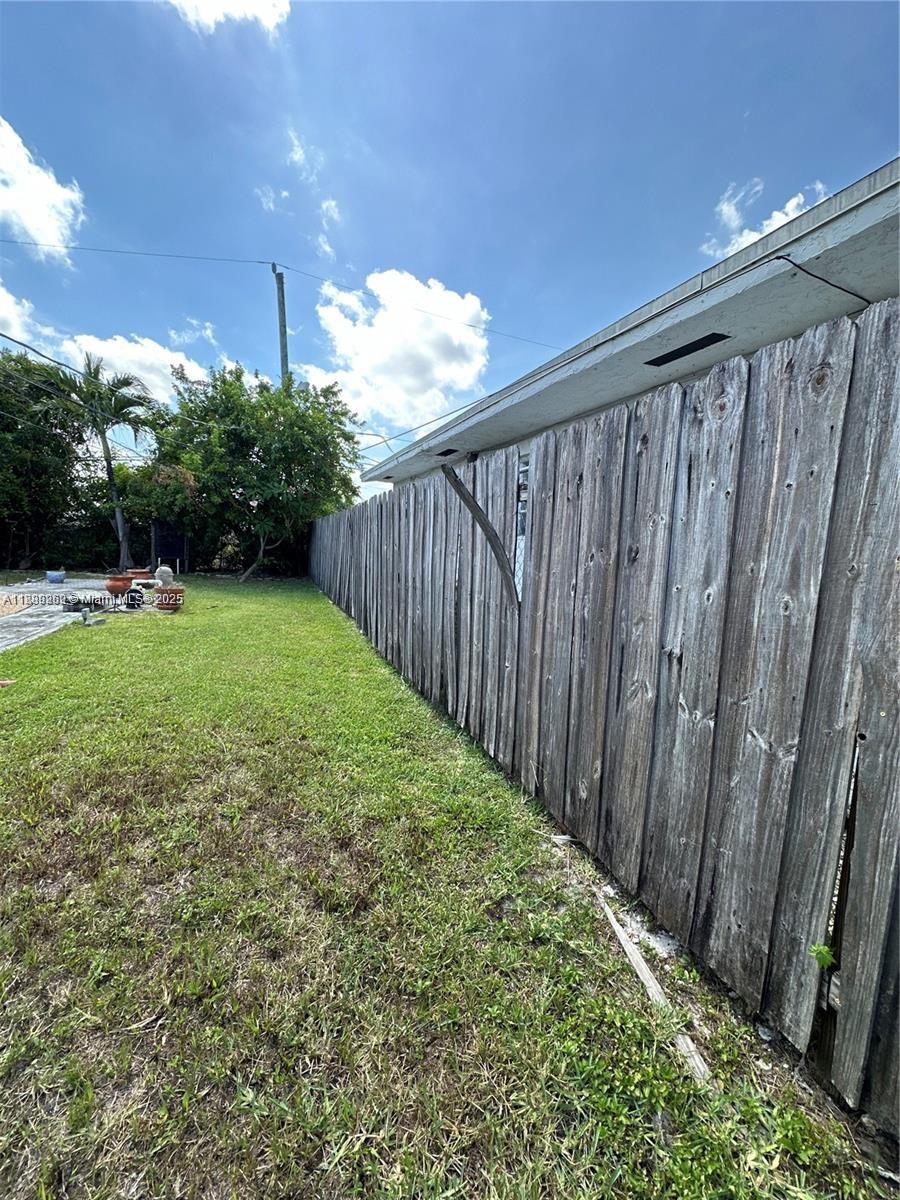 4671 SW 43rd Ter