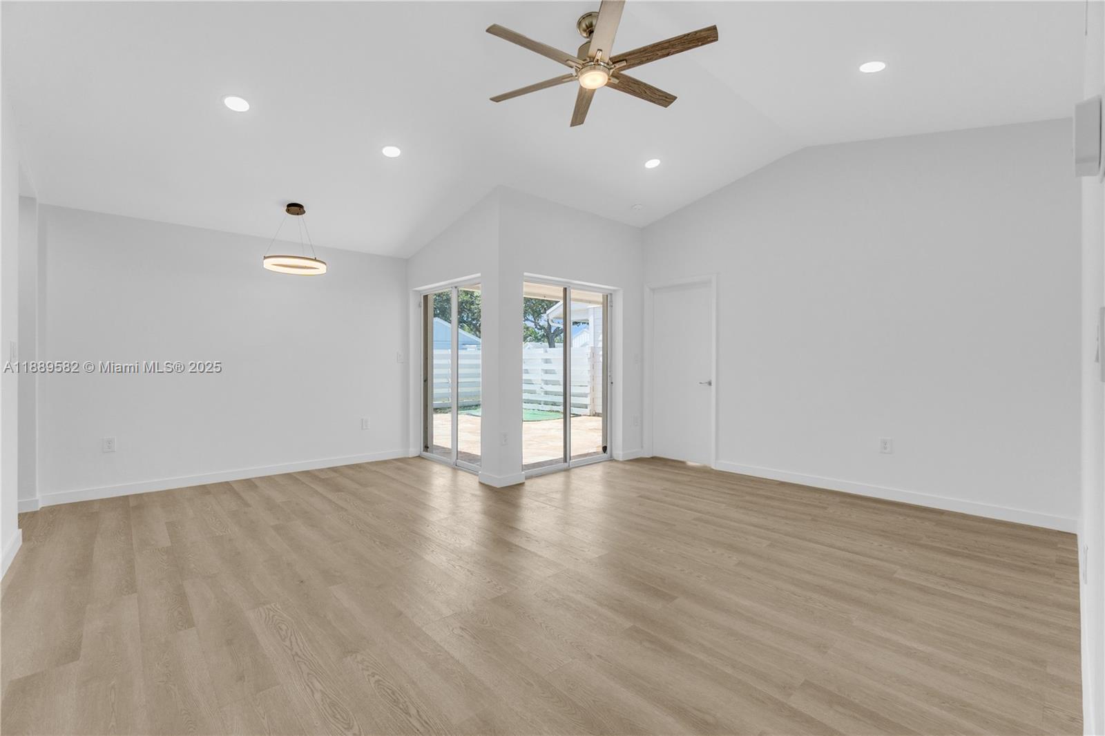 13737 SW 147th Cir Ln # 33 Unit: 3-33