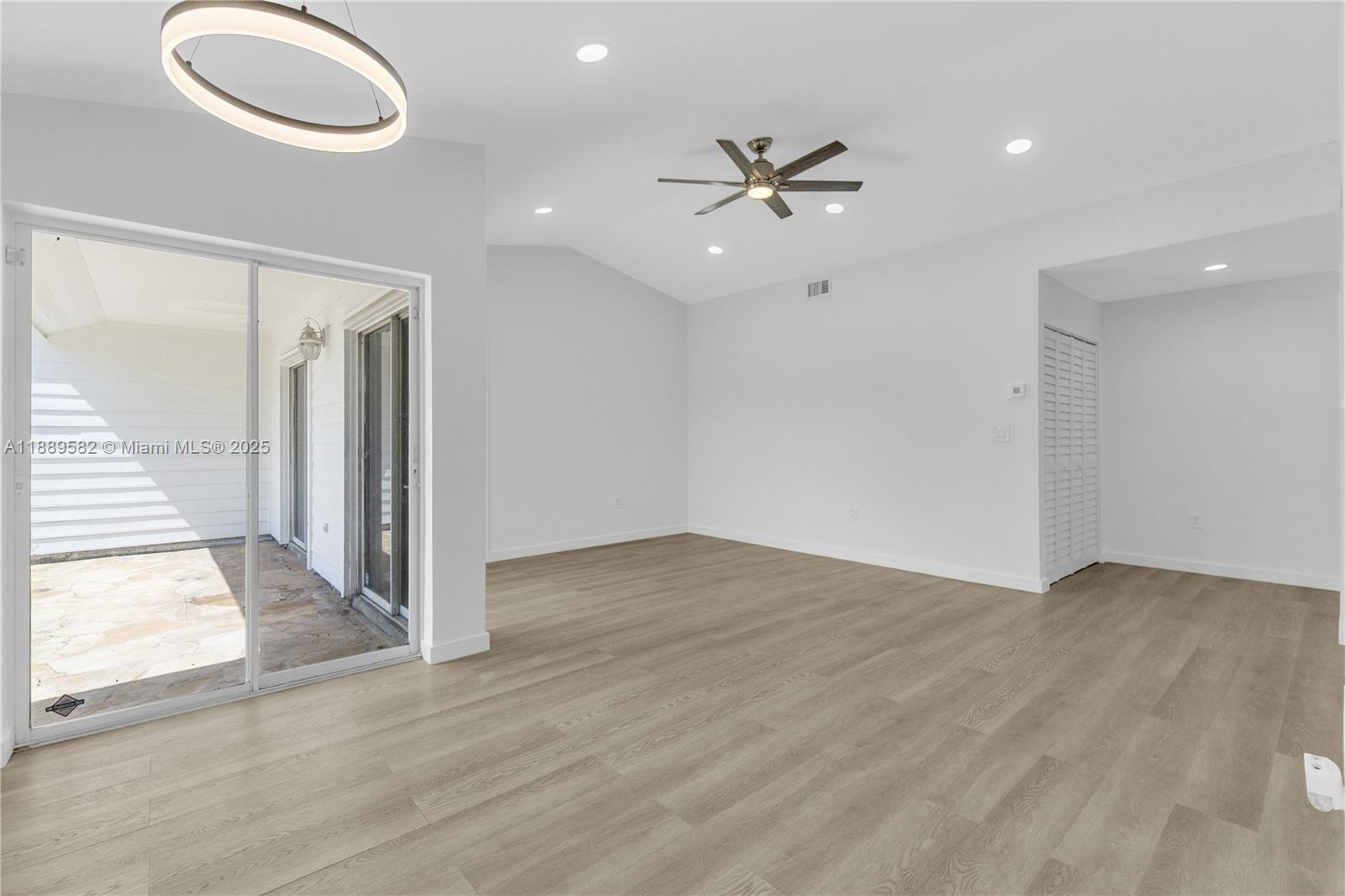 13737 SW 147th Cir Ln # 33 Unit: 3-33