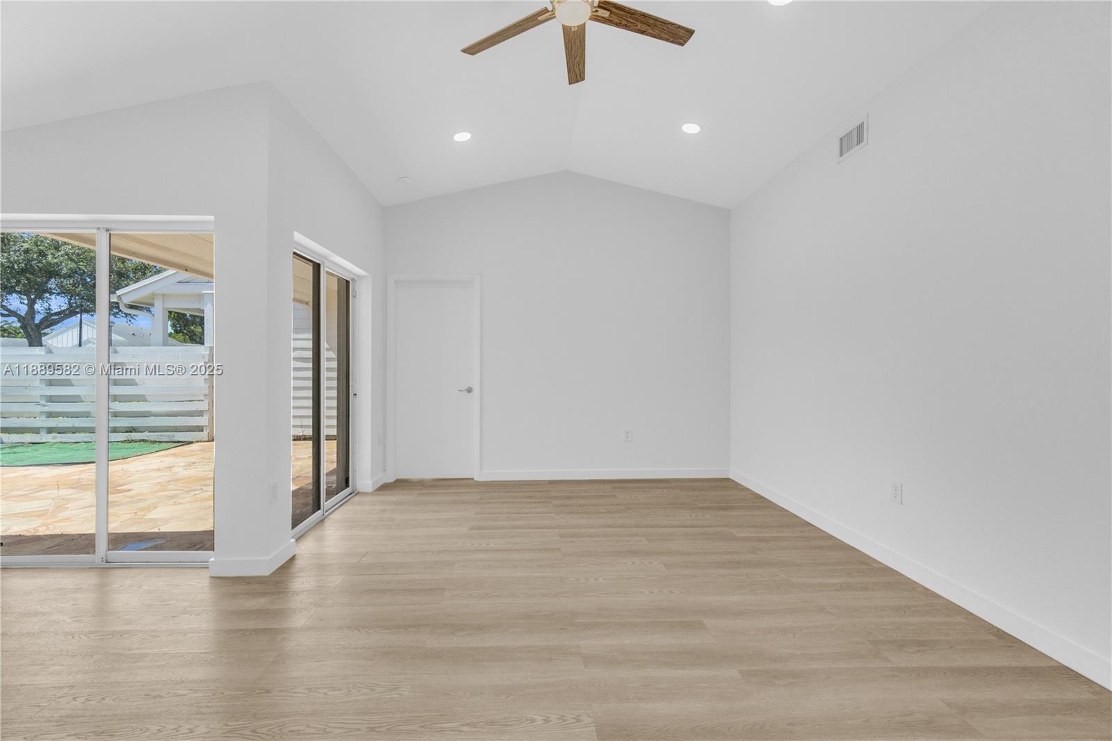 13737 SW 147th Cir Ln # 33 Unit: 3-33