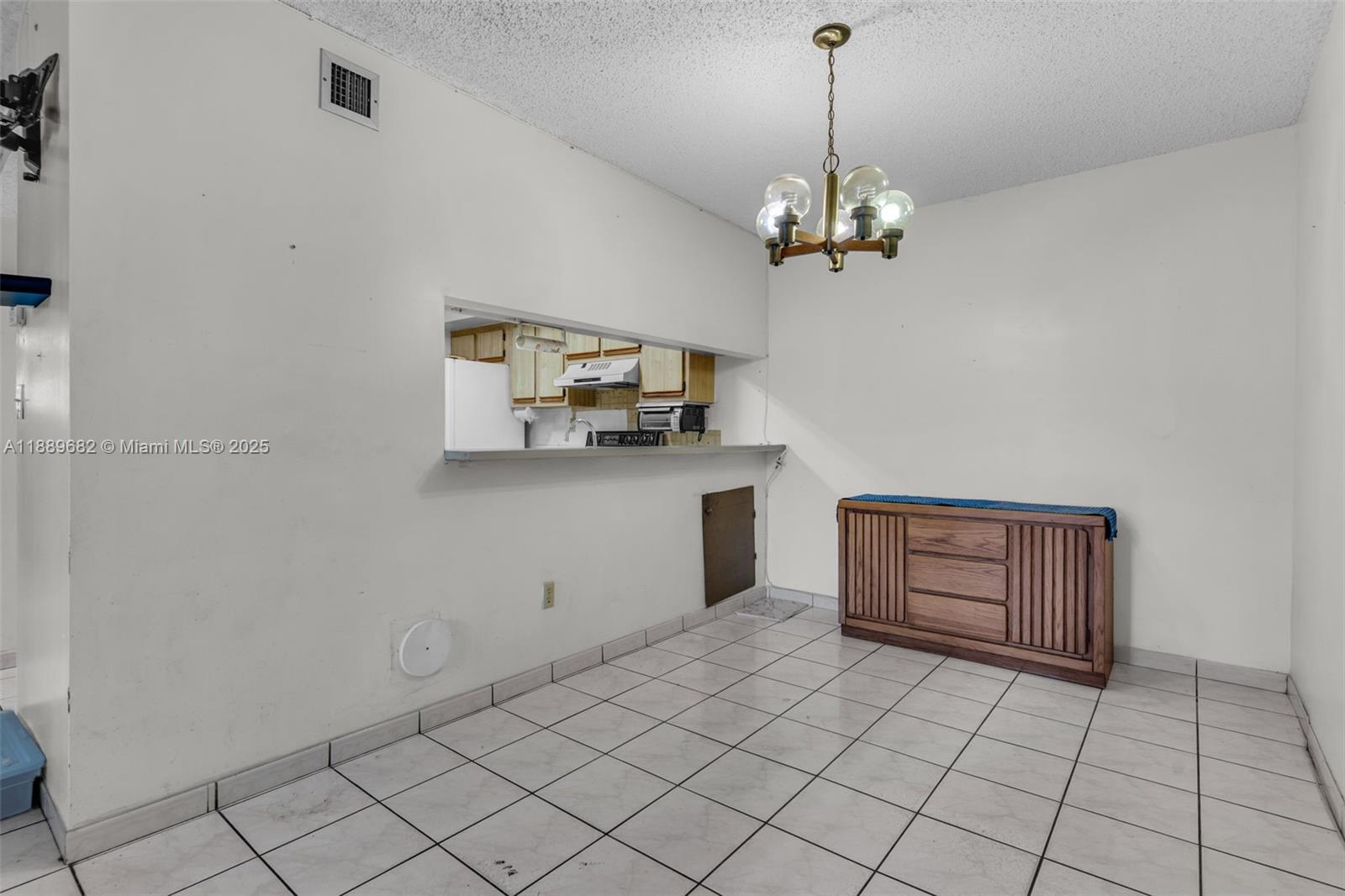 18370 Mediterranean Blvd # 25 Unit: 1-25