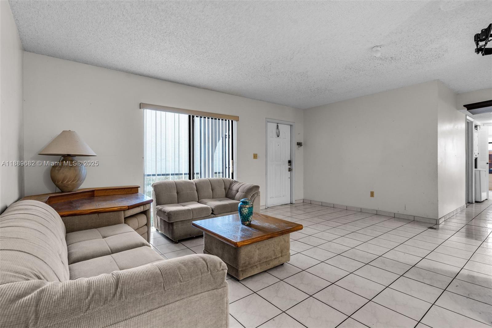 18370 Mediterranean Blvd # 25 Unit: 1-25