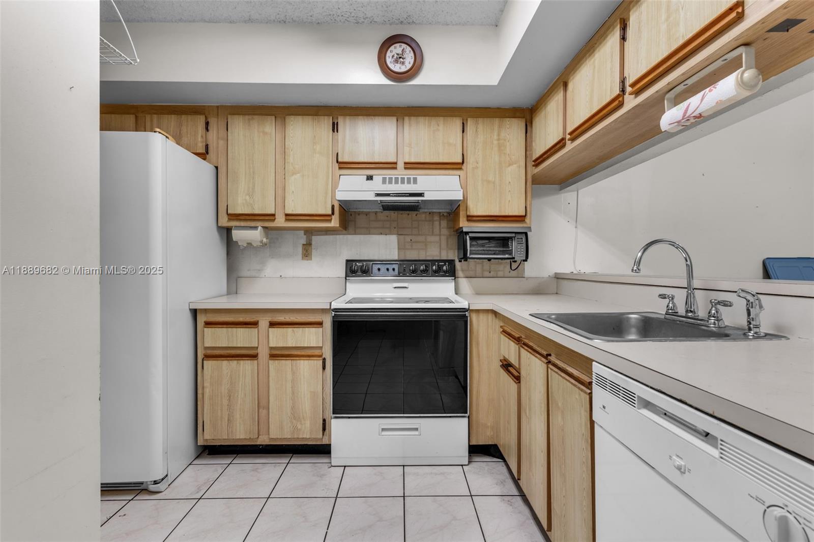 18370 Mediterranean Blvd # 25 Unit: 1-25