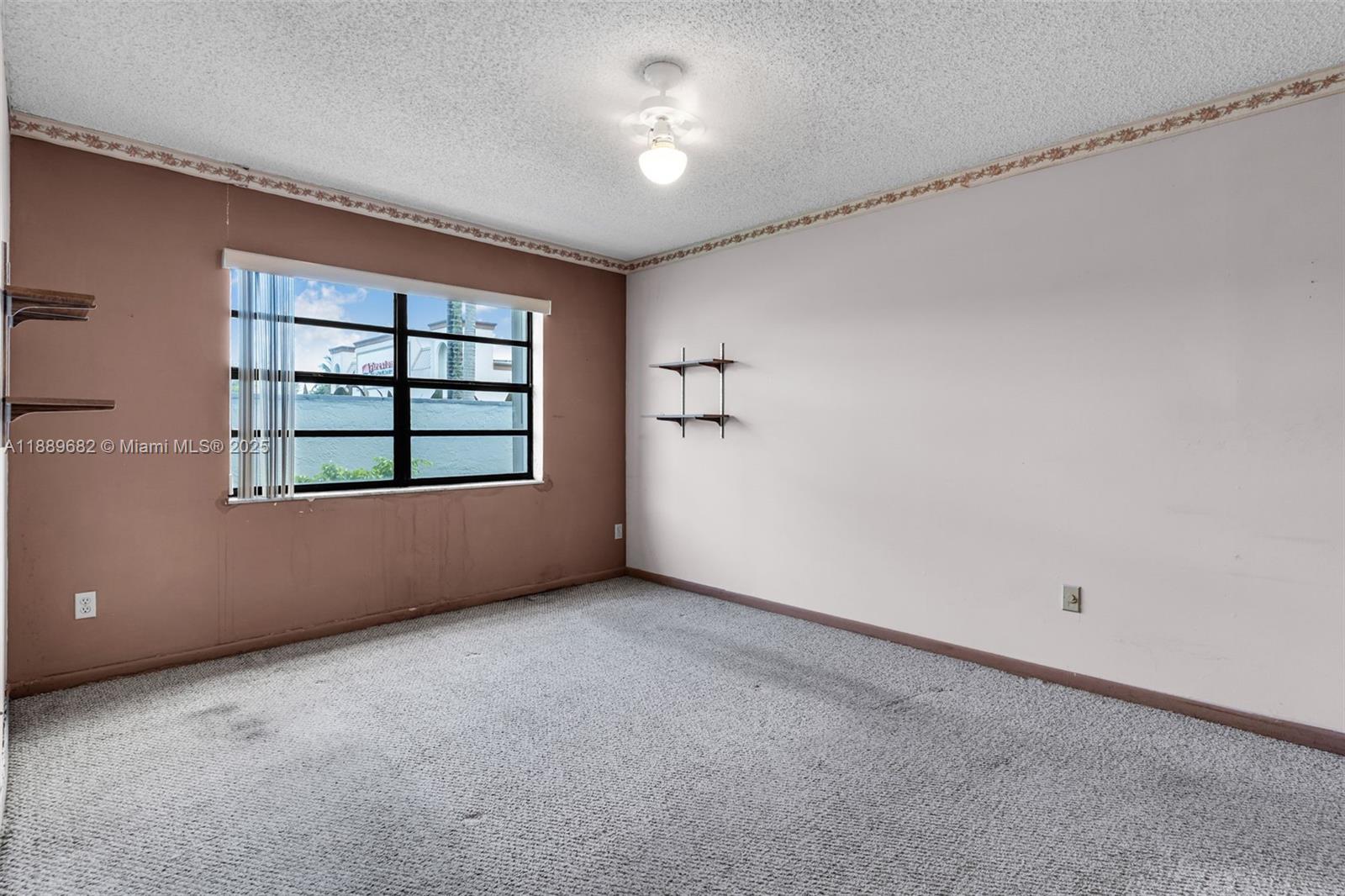 18370 Mediterranean Blvd # 25 Unit: 1-25