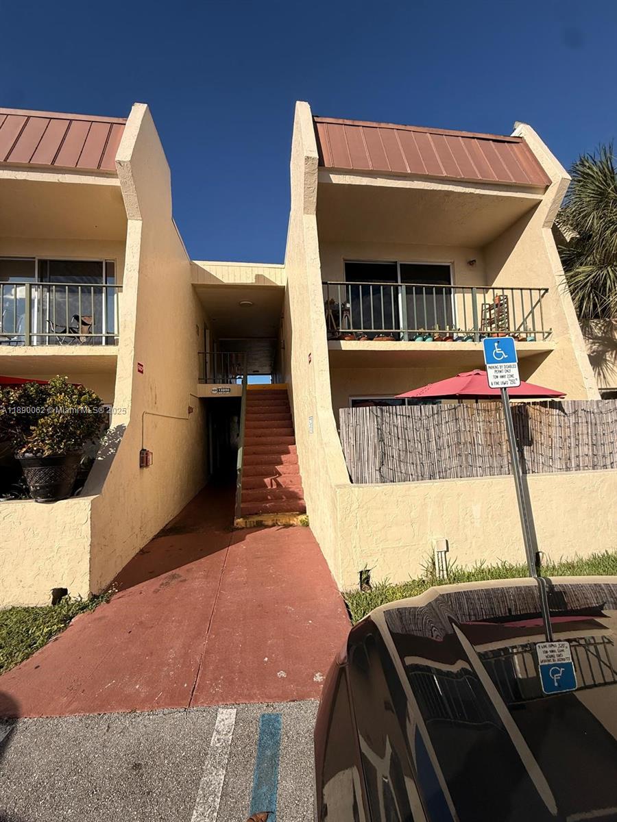 13890 SW 90th Ave Unit: 205-HH