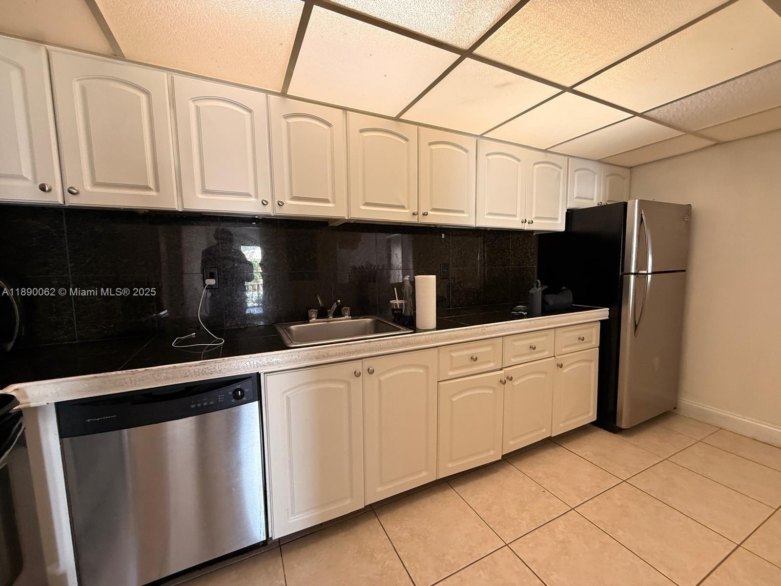 13890 SW 90th Ave Unit: 205-HH