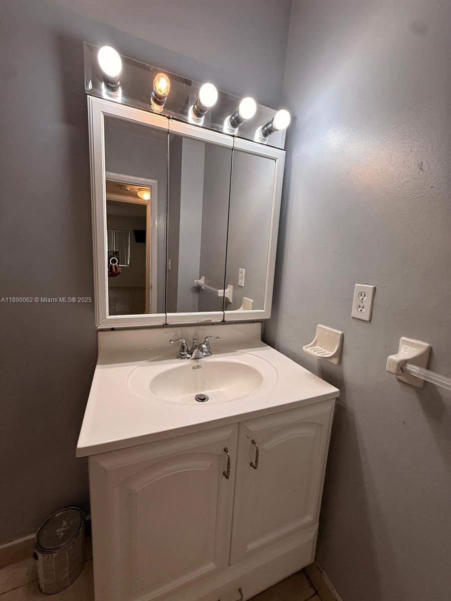 13890 SW 90th Ave Unit: 205-HH