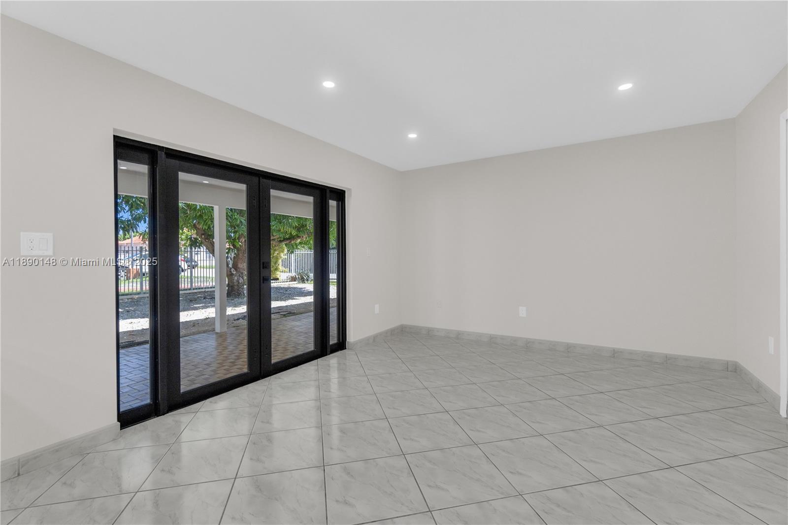 631 SW 102nd Ave