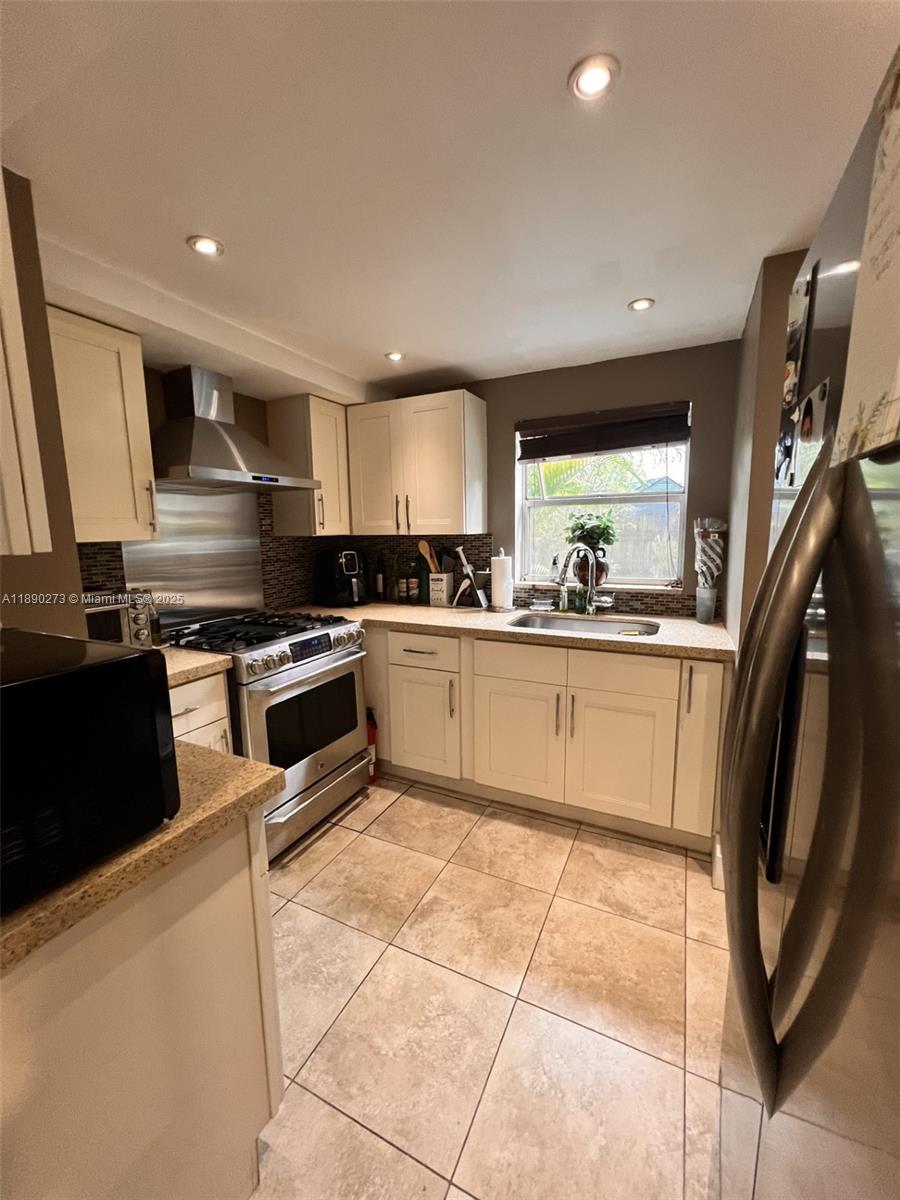 11394 SW 65th St # 001