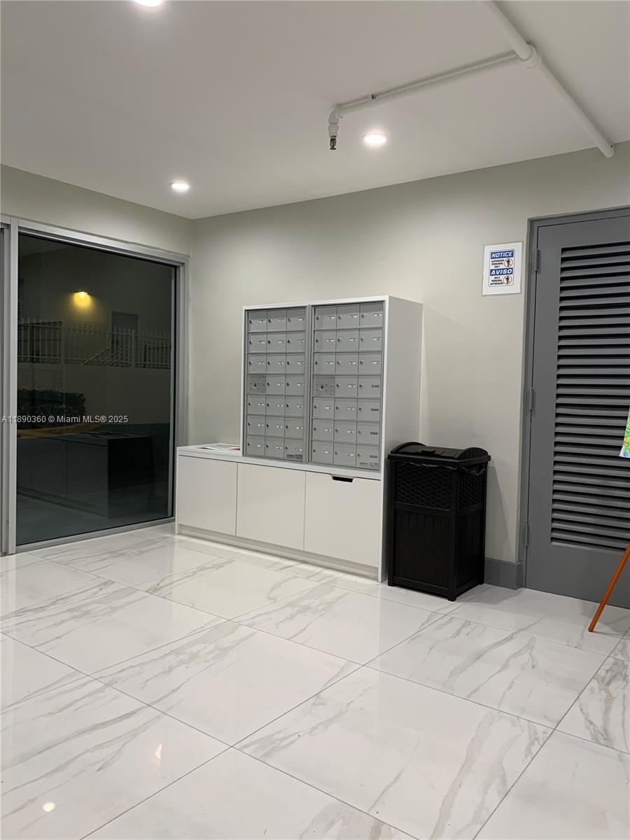 395 NE 21st St # 605