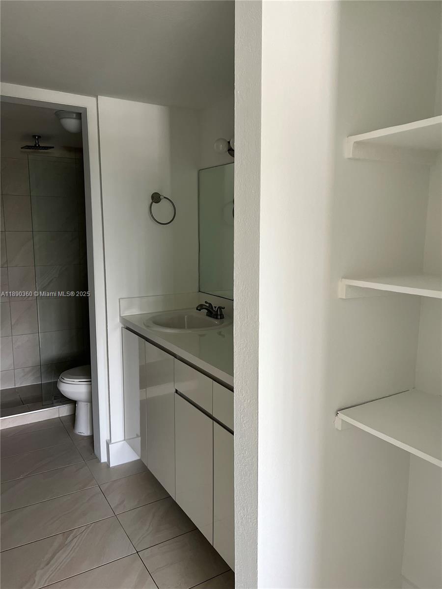 395 NE 21st St # 605