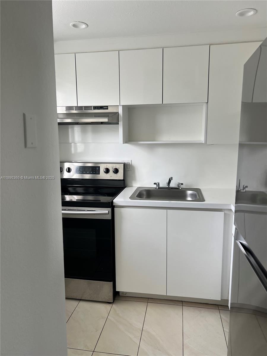 395 NE 21st St # 605