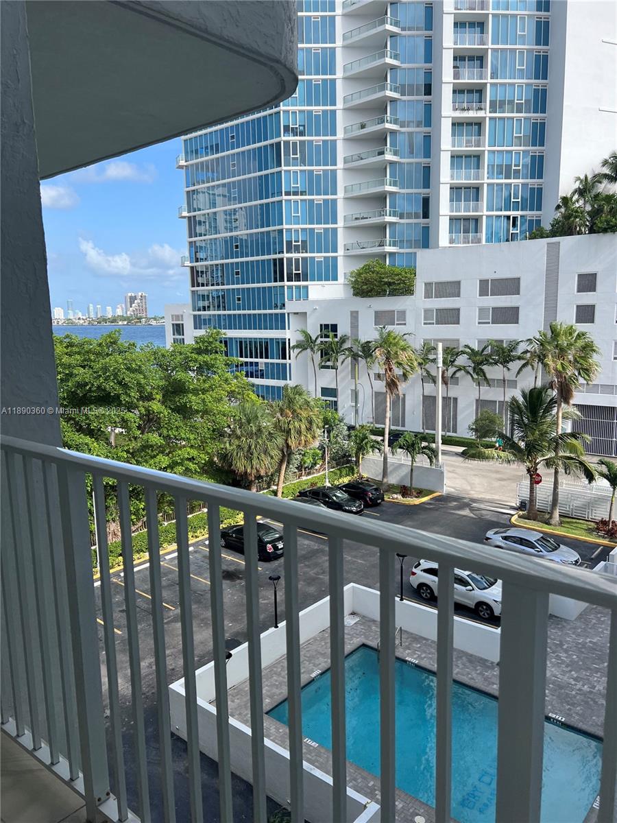 395 NE 21st St # 605