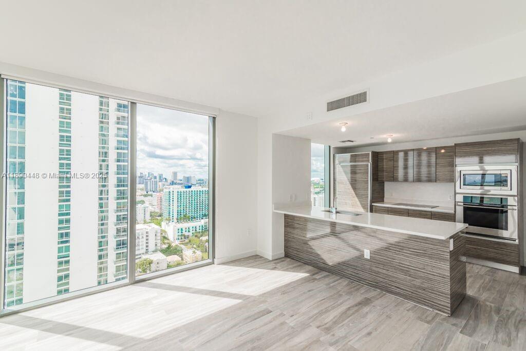 460 NE 28th St # 2508