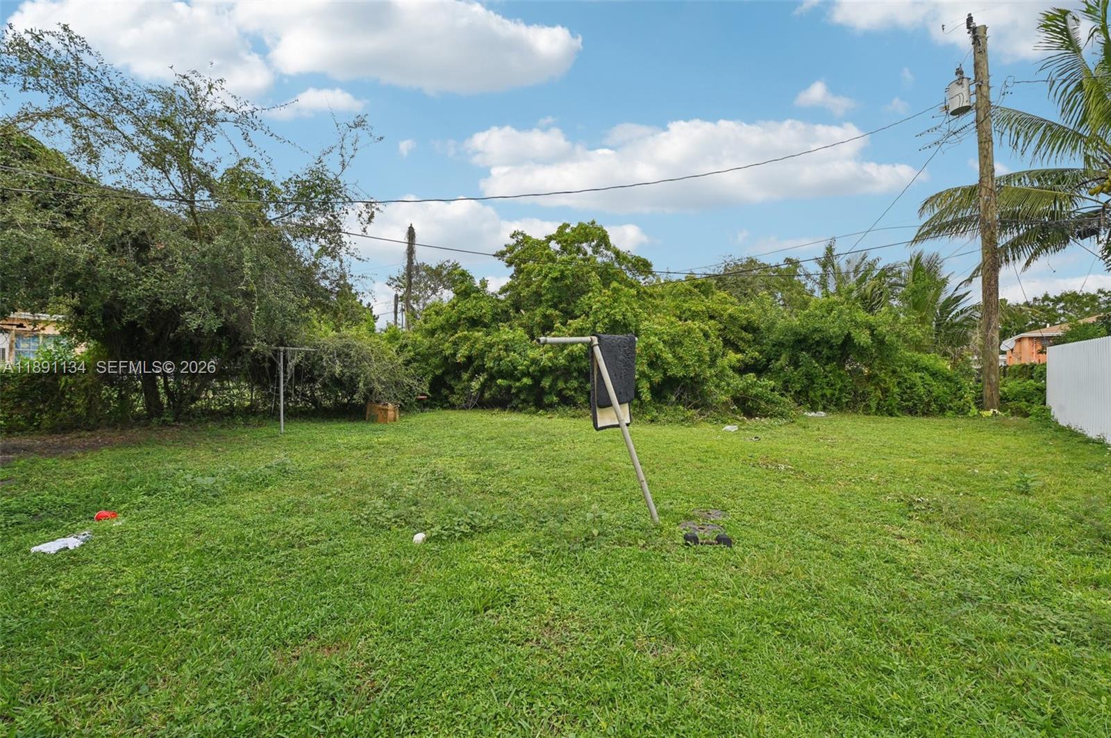 1043 NW 75th St