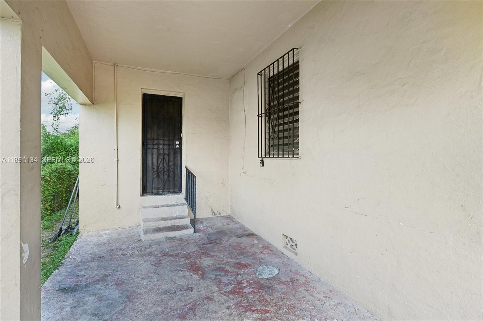 1043 NW 75th St