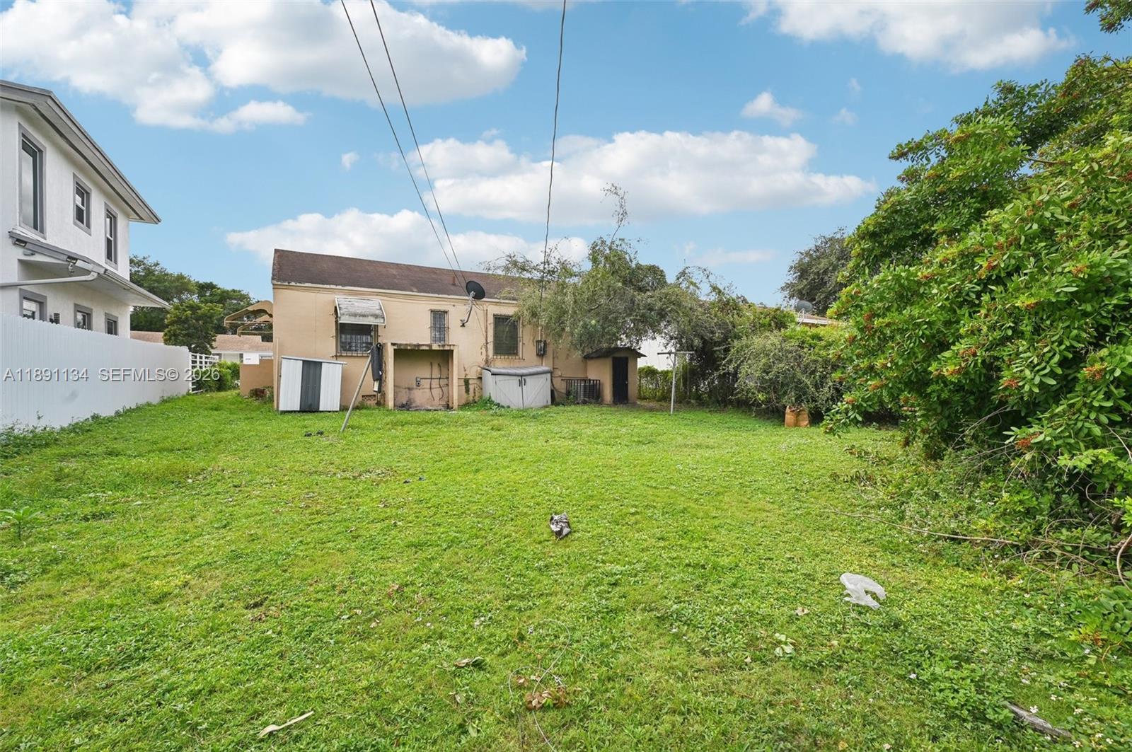 1043 NW 75th St