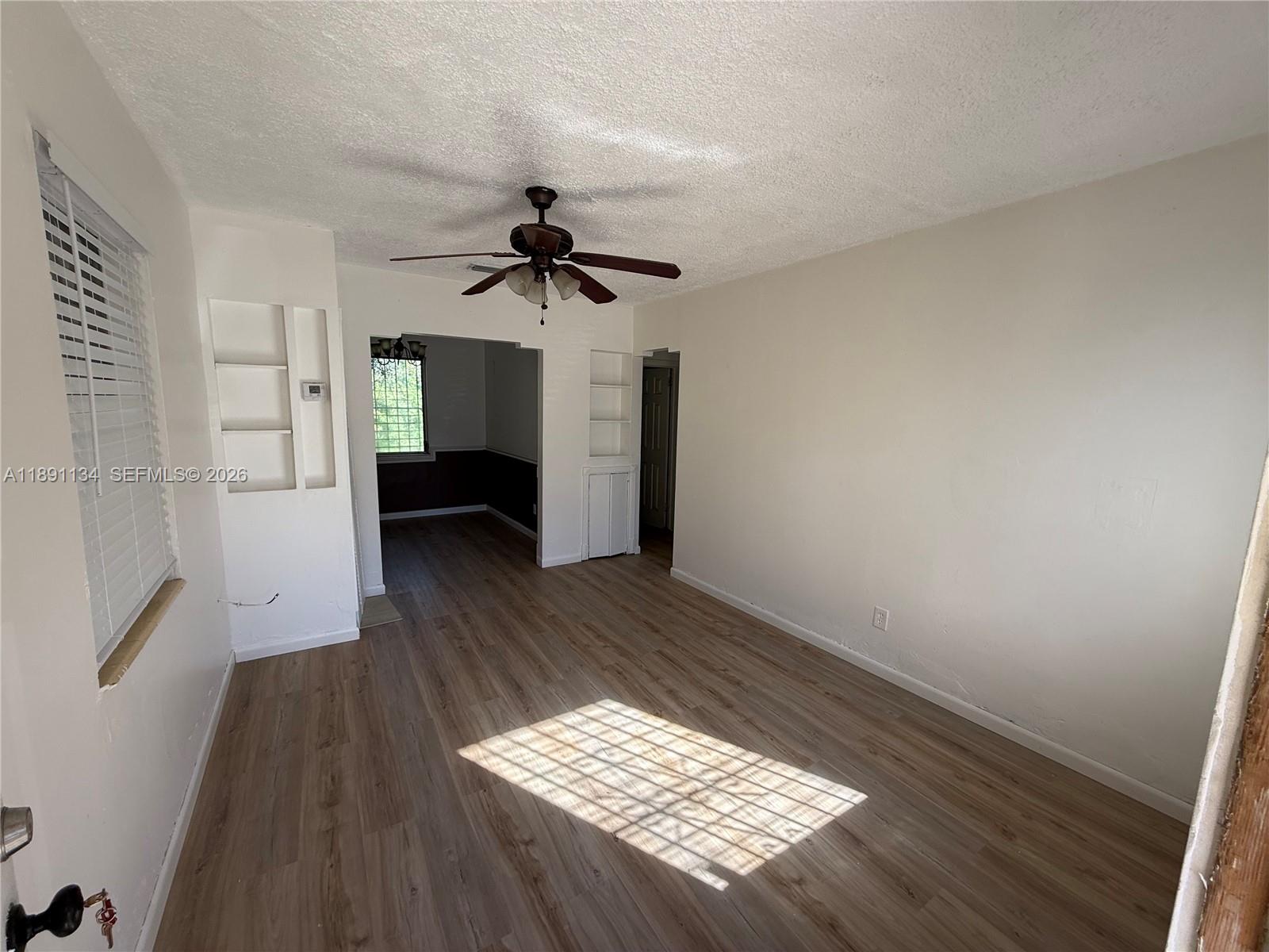 1043 NW 75th St