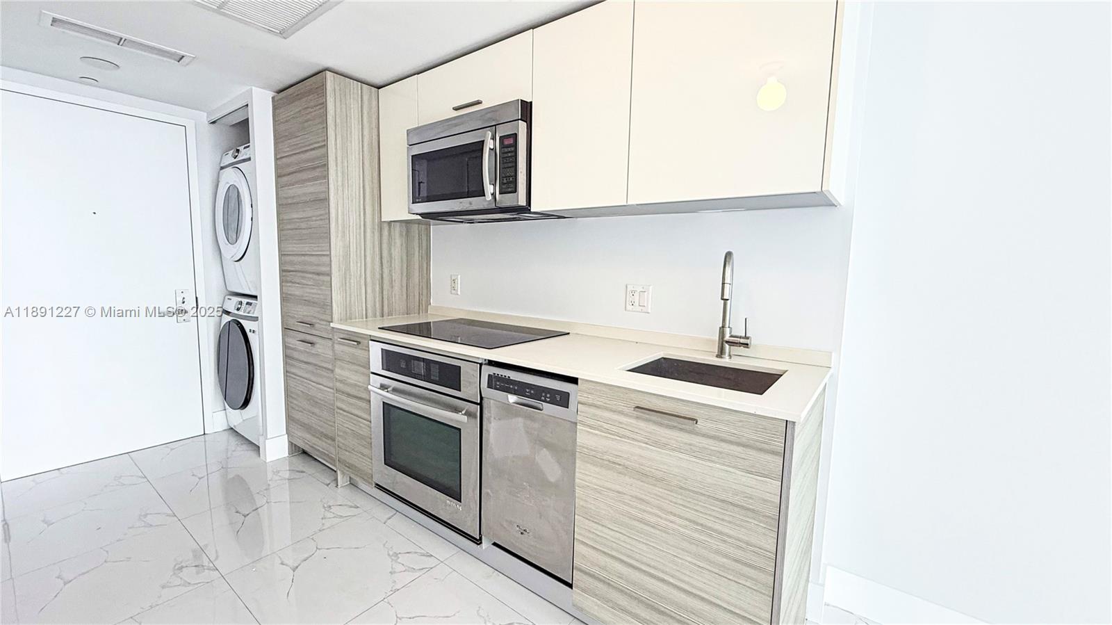 1300 Brickell Bay Dr # 2206