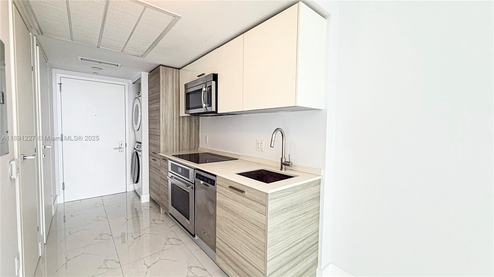 1300 Brickell Bay Dr # 2206