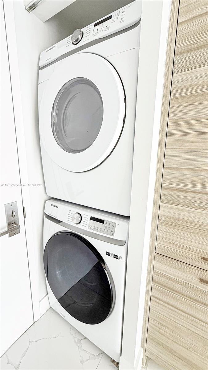 1300 Brickell Bay Dr # 2206