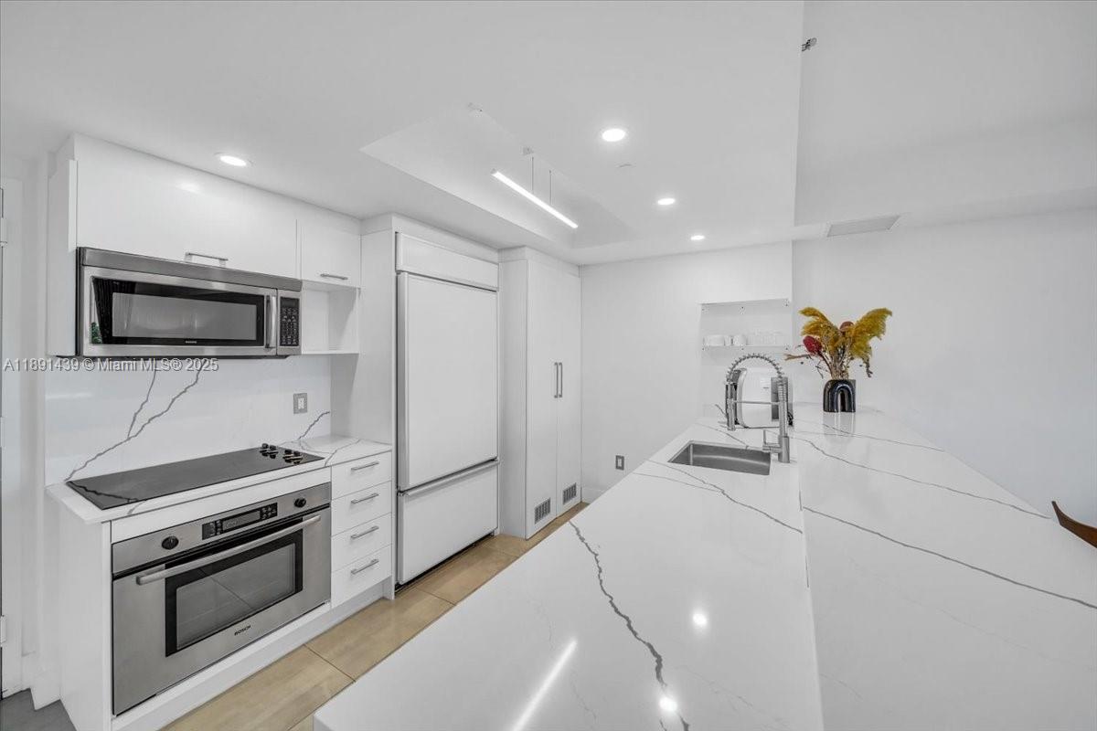 50 Biscayne Blvd # 512