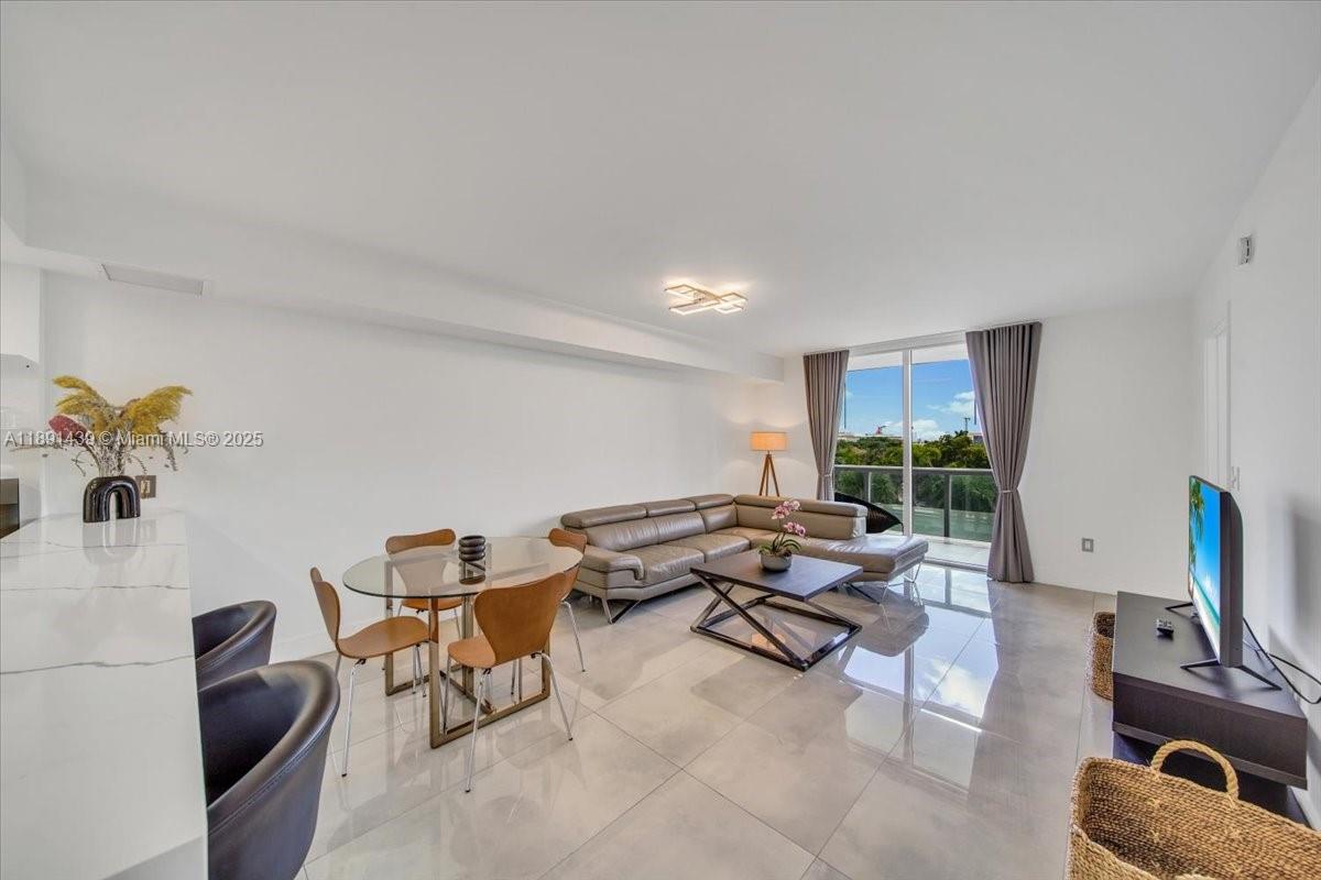 50 Biscayne Blvd # 512
