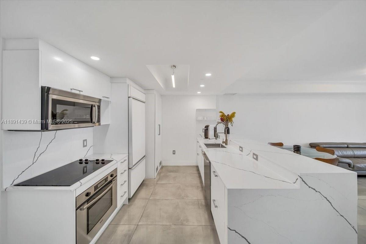 50 Biscayne Blvd # 512