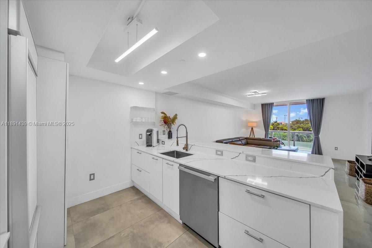 50 Biscayne Blvd # 512
