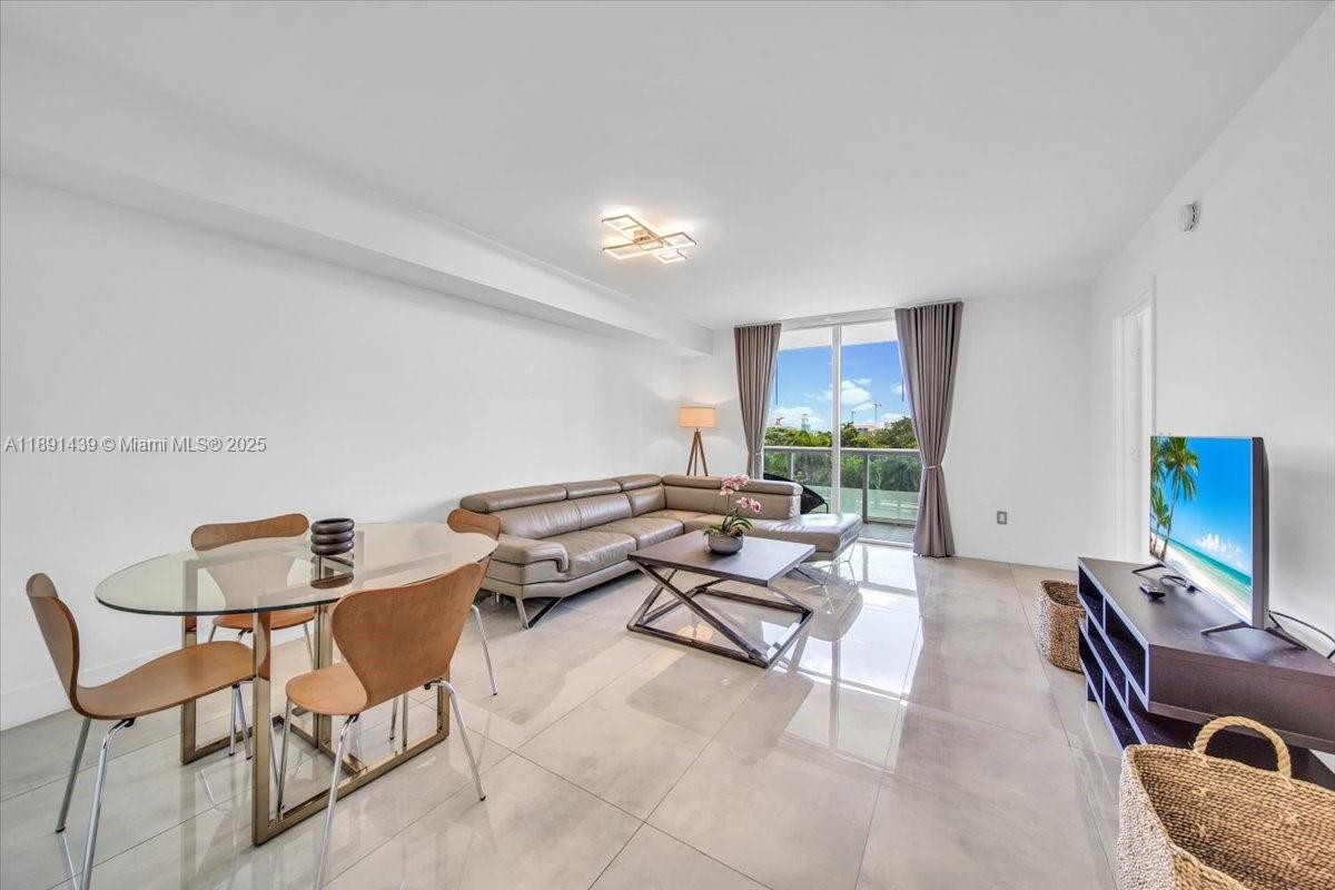 50 Biscayne Blvd # 512