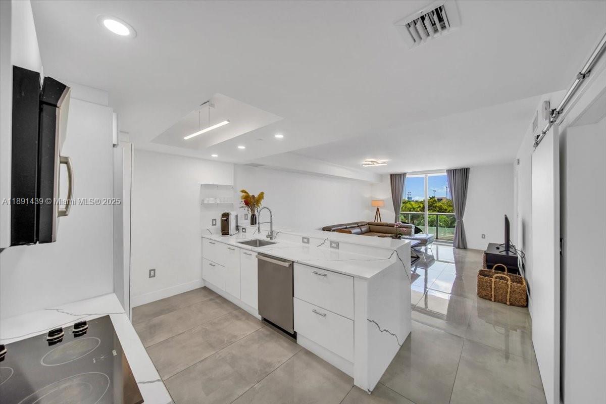 50 Biscayne Blvd # 512