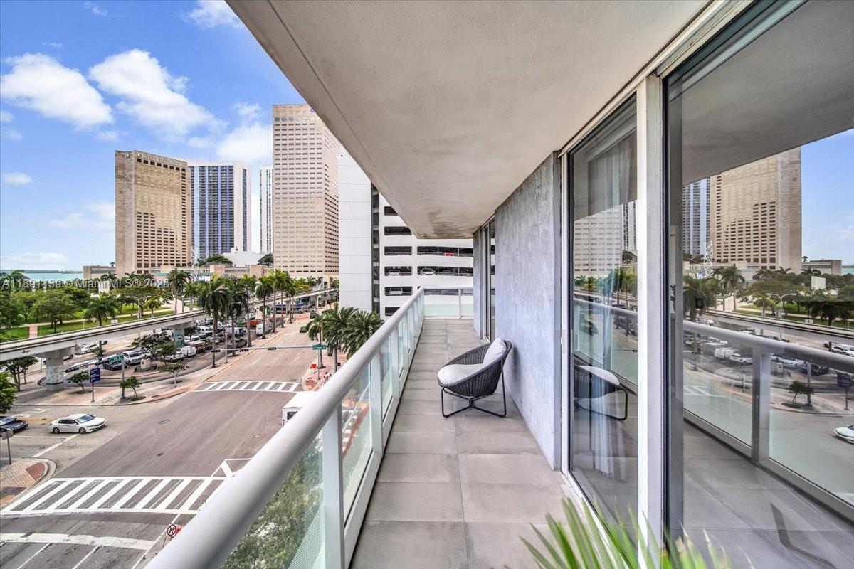 50 Biscayne Blvd # 512