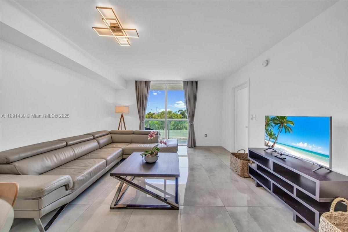 50 Biscayne Blvd # 512