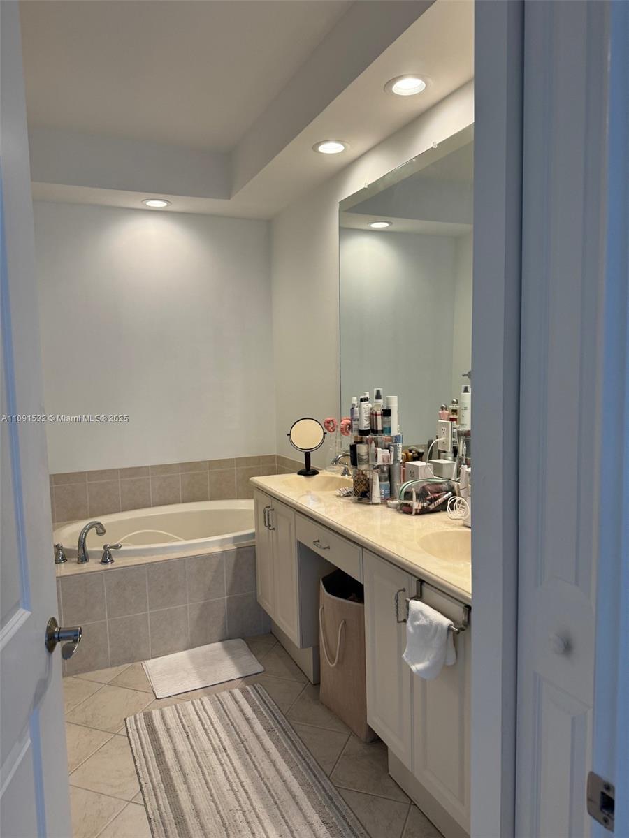 2900 NW 125th Ave # 325 Unit: 3-325
