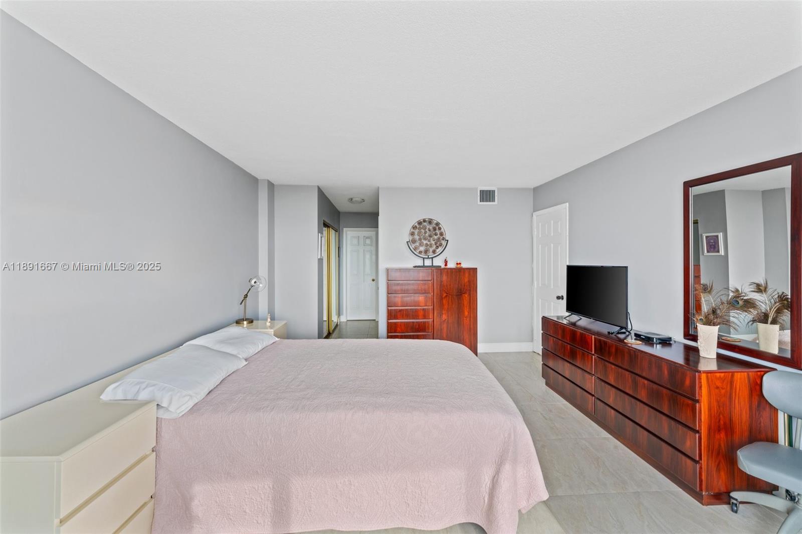 3800 S Ocean Dr # 1722
