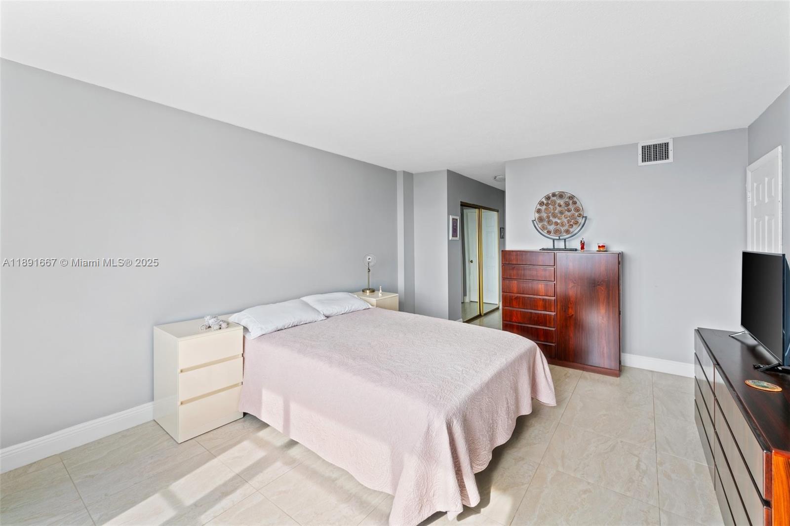 3800 S Ocean Dr # 1722