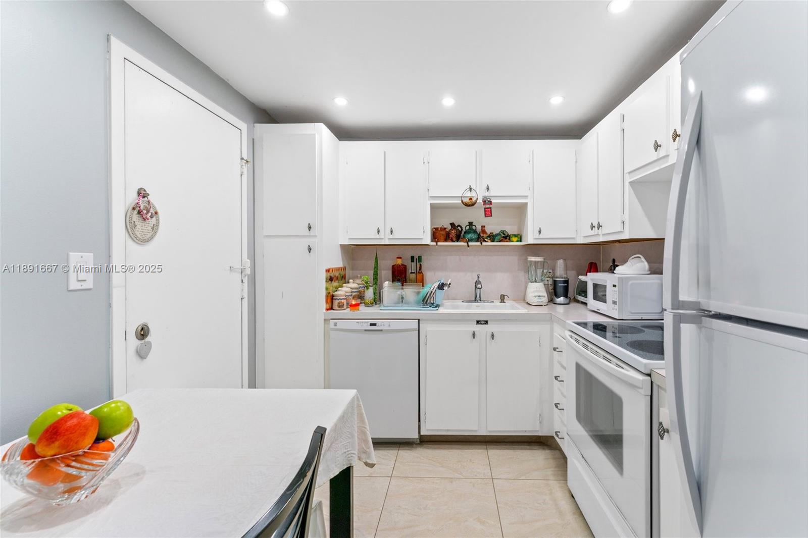 3800 S Ocean Dr # 1722
