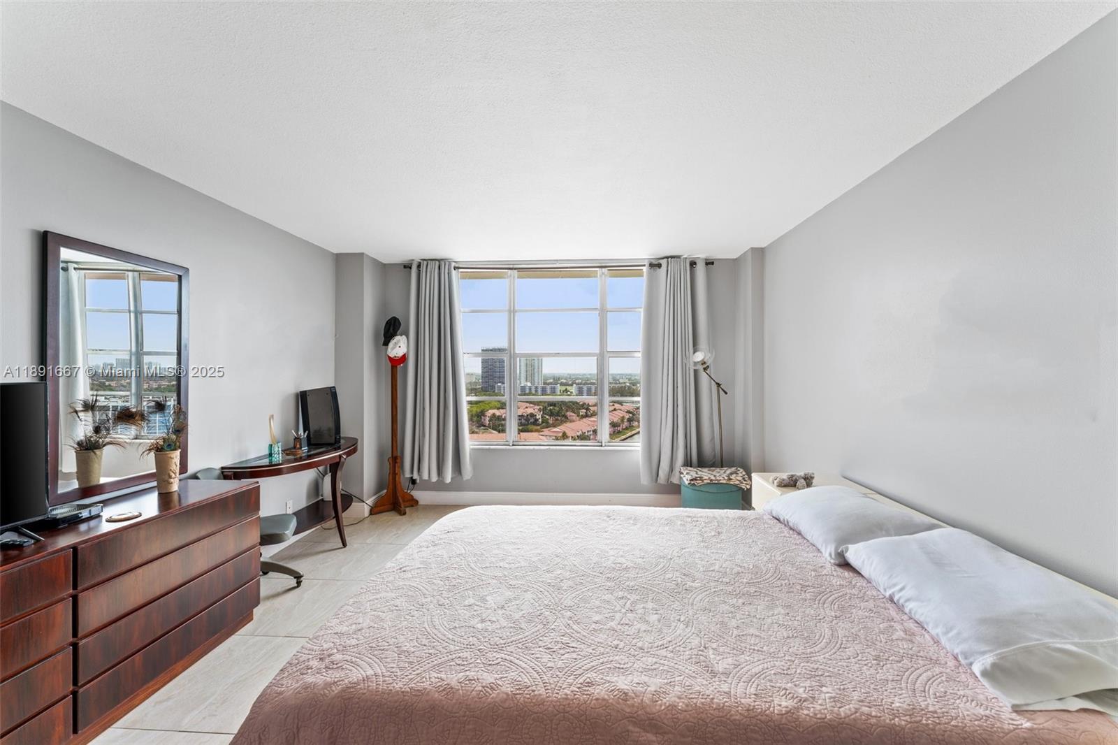 3800 S Ocean Dr # 1722