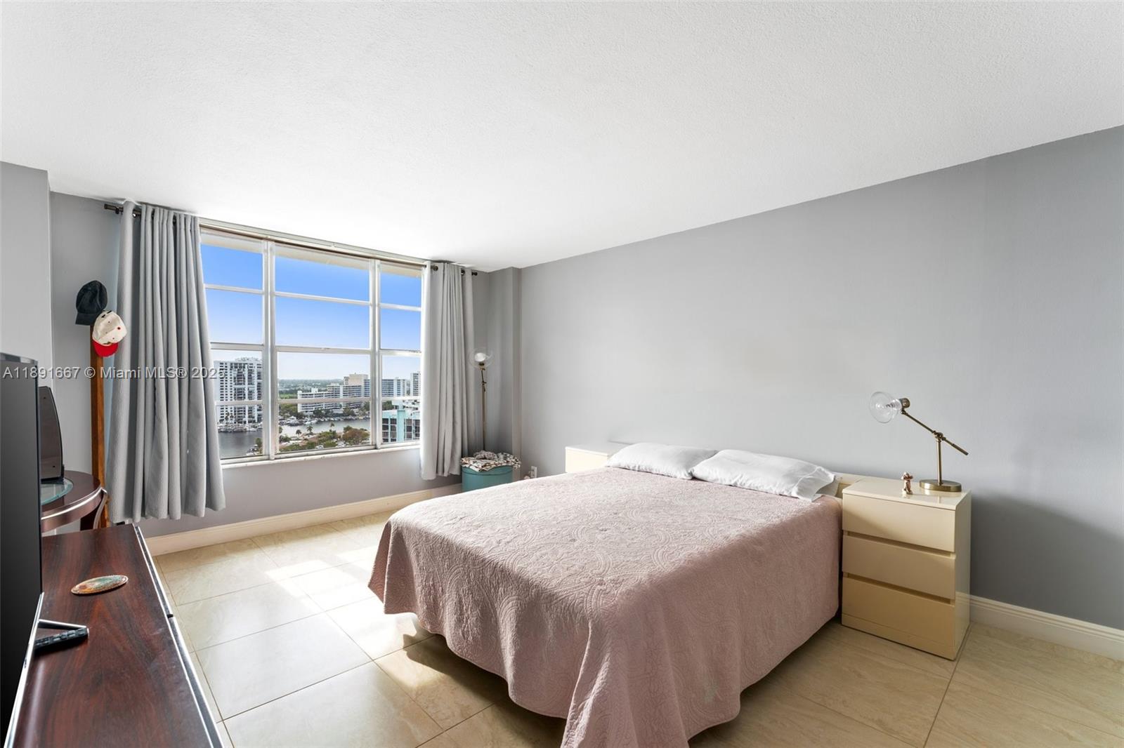 3800 S Ocean Dr # 1722