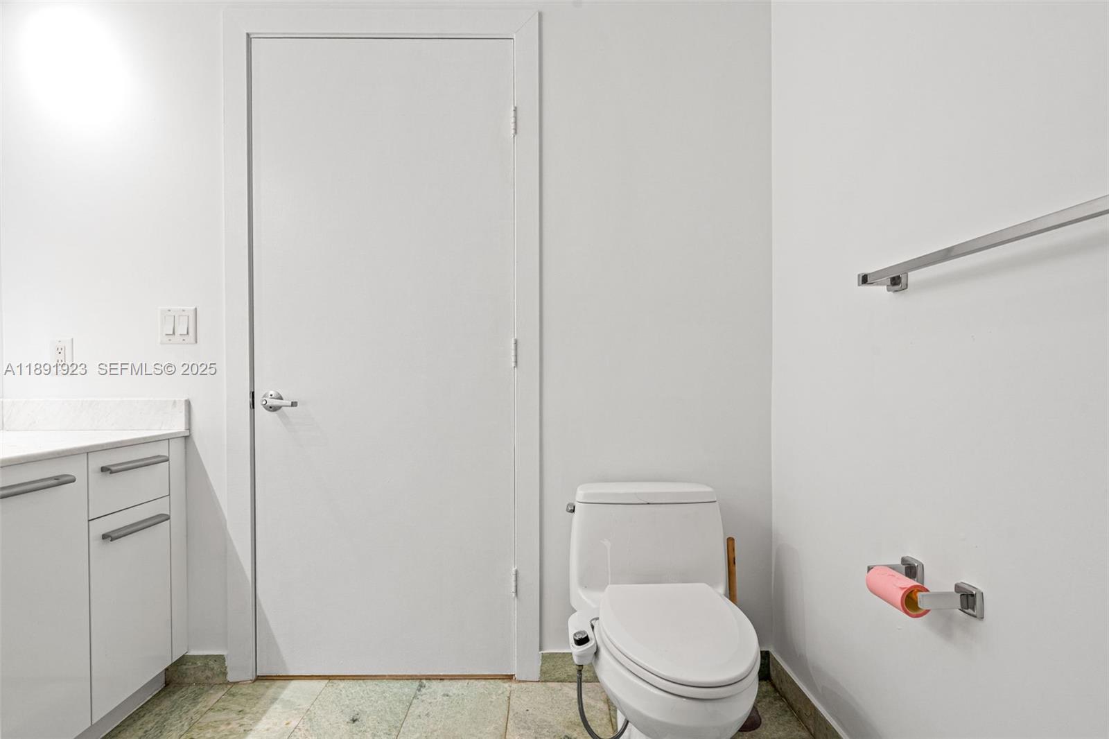 1050 Brickell Ave # 1006