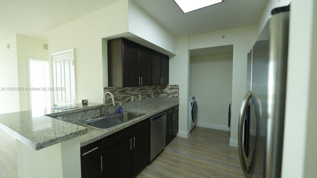 987 SW 37th Ave # 1005