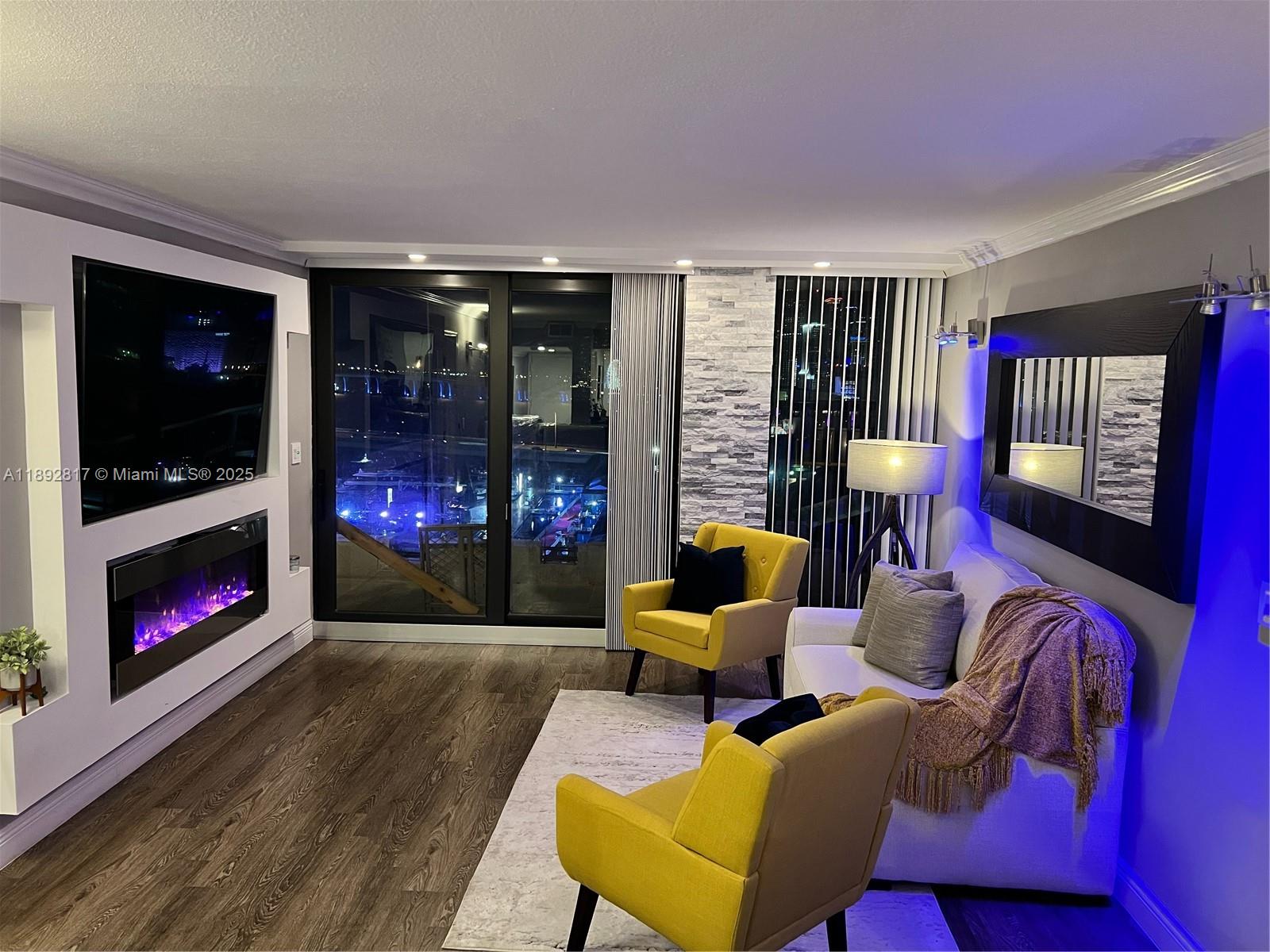 555 NE 15th St # 12J