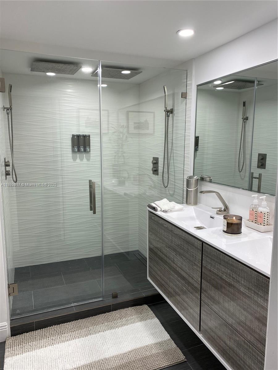 555 NE 15th St # 12J