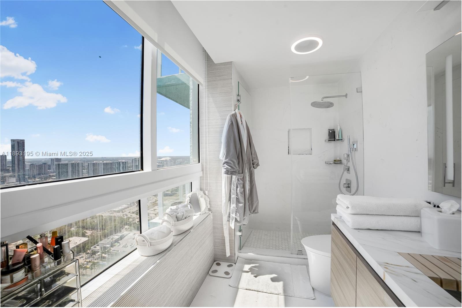 1900 N Bayshore Dr # 4411