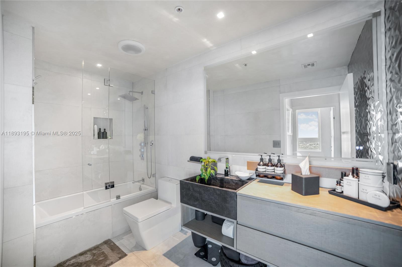 1900 N Bayshore Dr # 4411