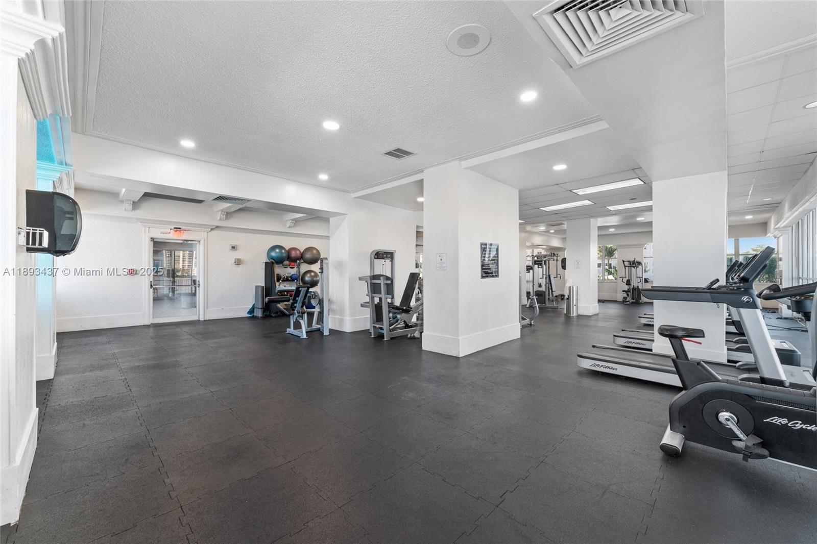 18061 BISCAYNE # 1701