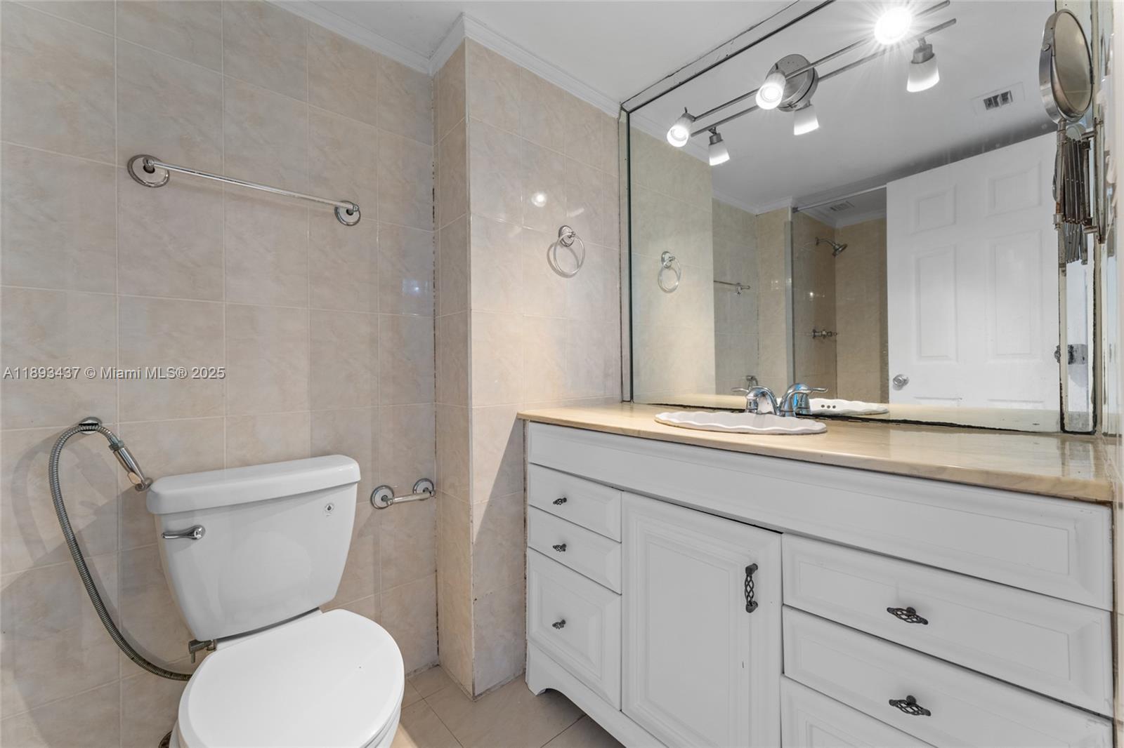 18061 BISCAYNE # 1701