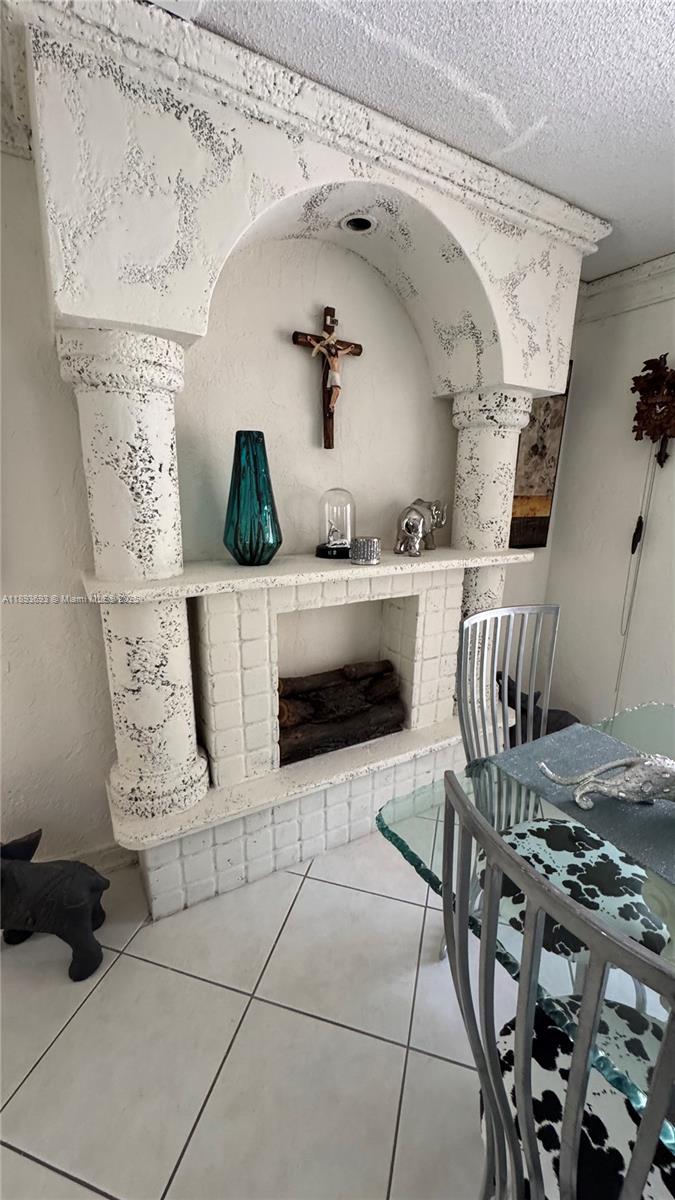 4390 NW 4th Ct