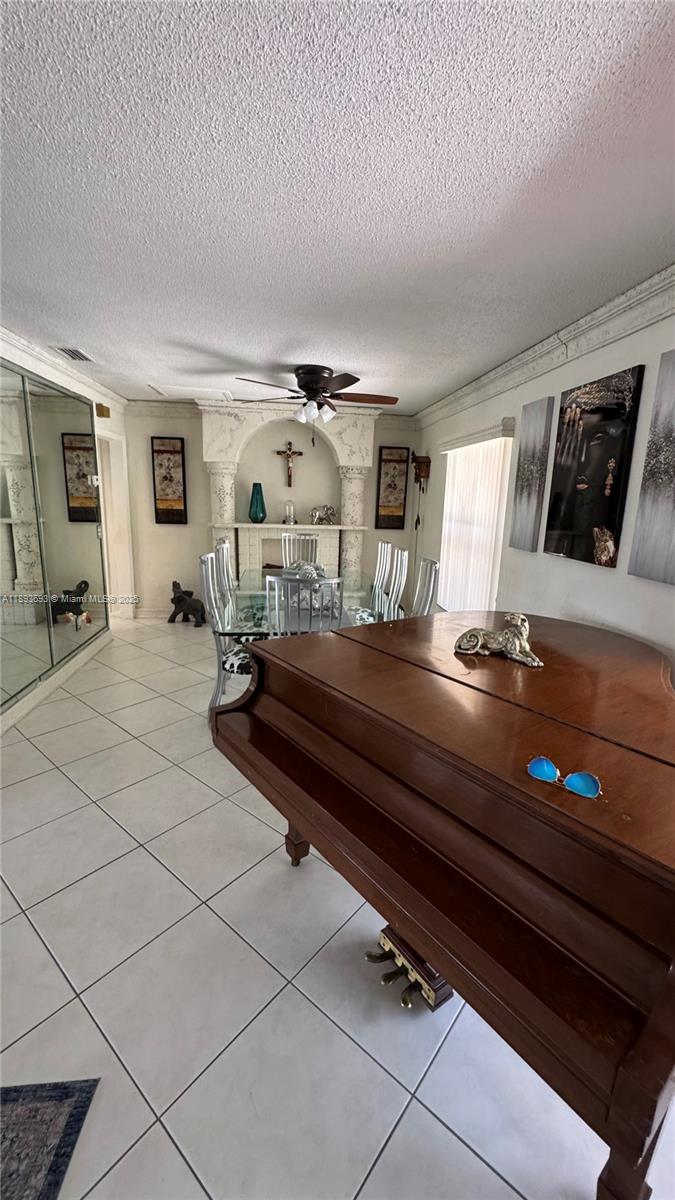 4390 NW 4th Ct