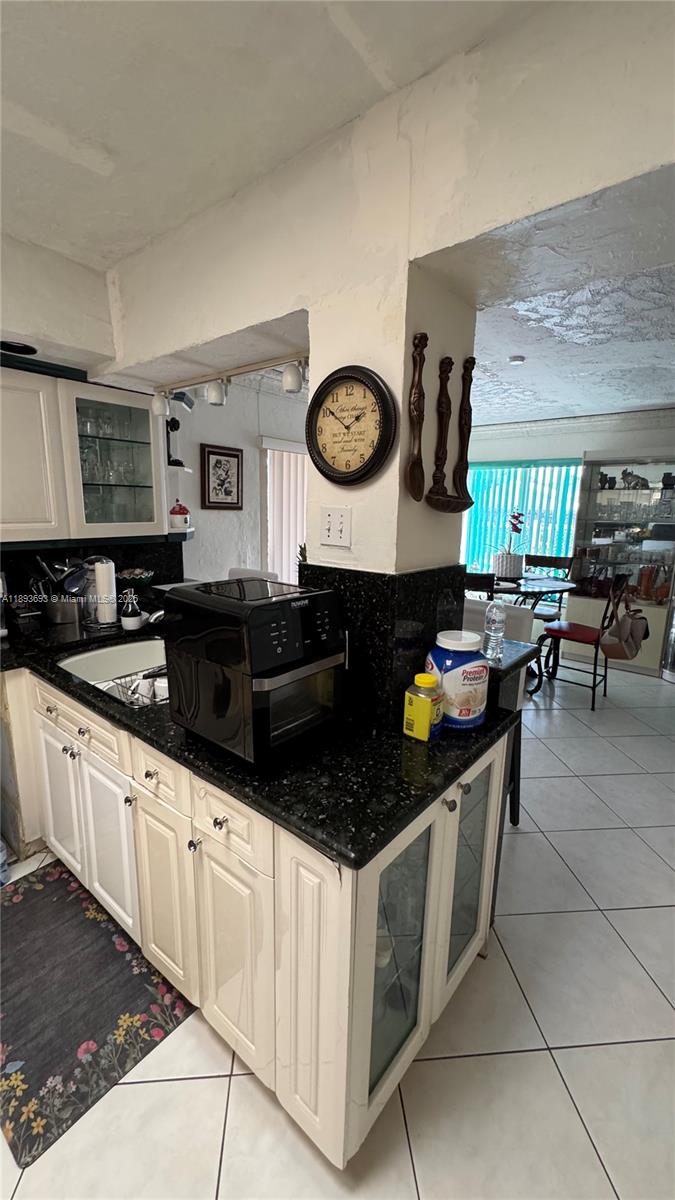 4390 NW 4th Ct